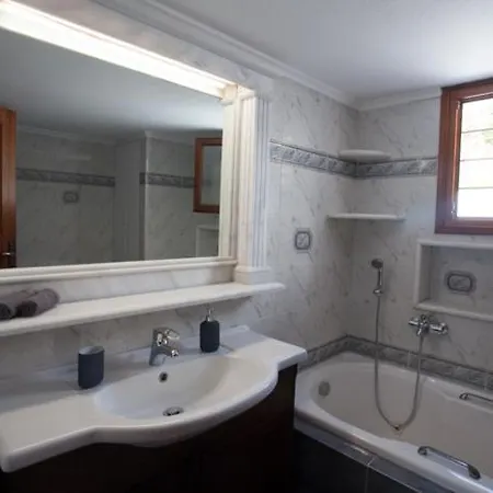 דירה Faros Complex